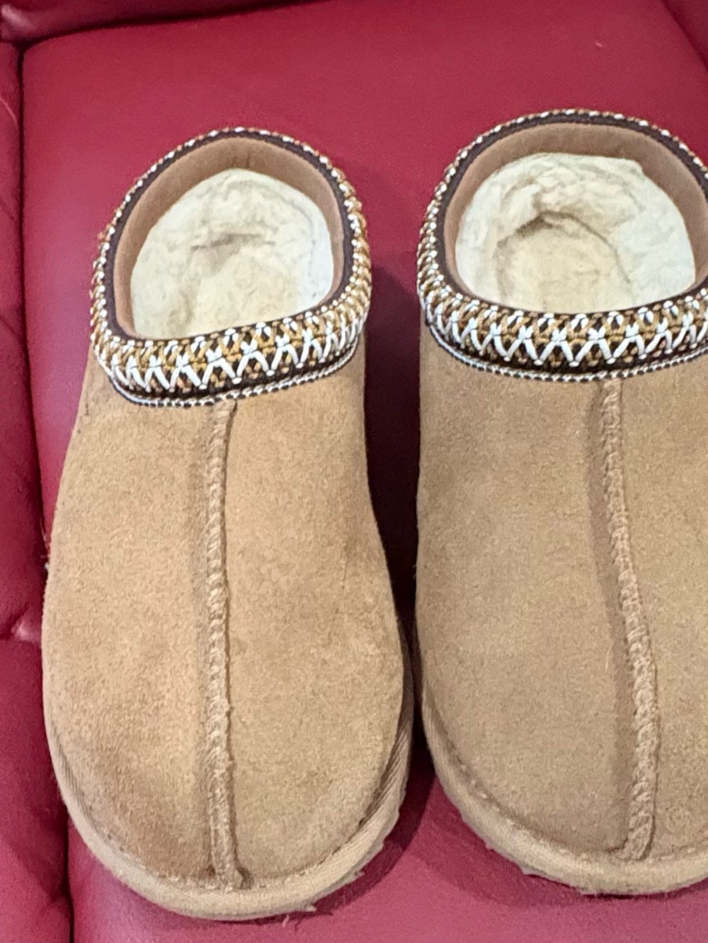 UGG Girls' tazz Chestnut Shearling-Lined Slip-On